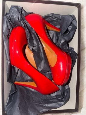 Gucci Red Patent Platform High Heel Pumps
